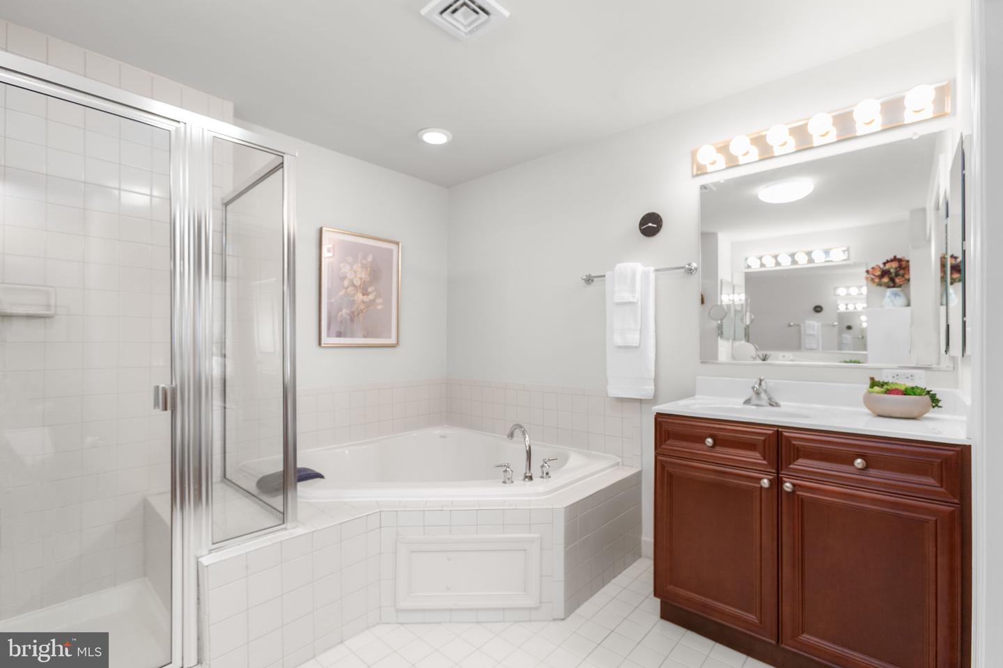 485 HARBOR SIDE ST #310, WOODBRIDGE, Virginia 22191, 2 Bedrooms Bedrooms, ,2 BathroomsBathrooms,Residential,For sale,485 HARBOR SIDE ST #310,VAPW2098762 MLS # VAPW2098762