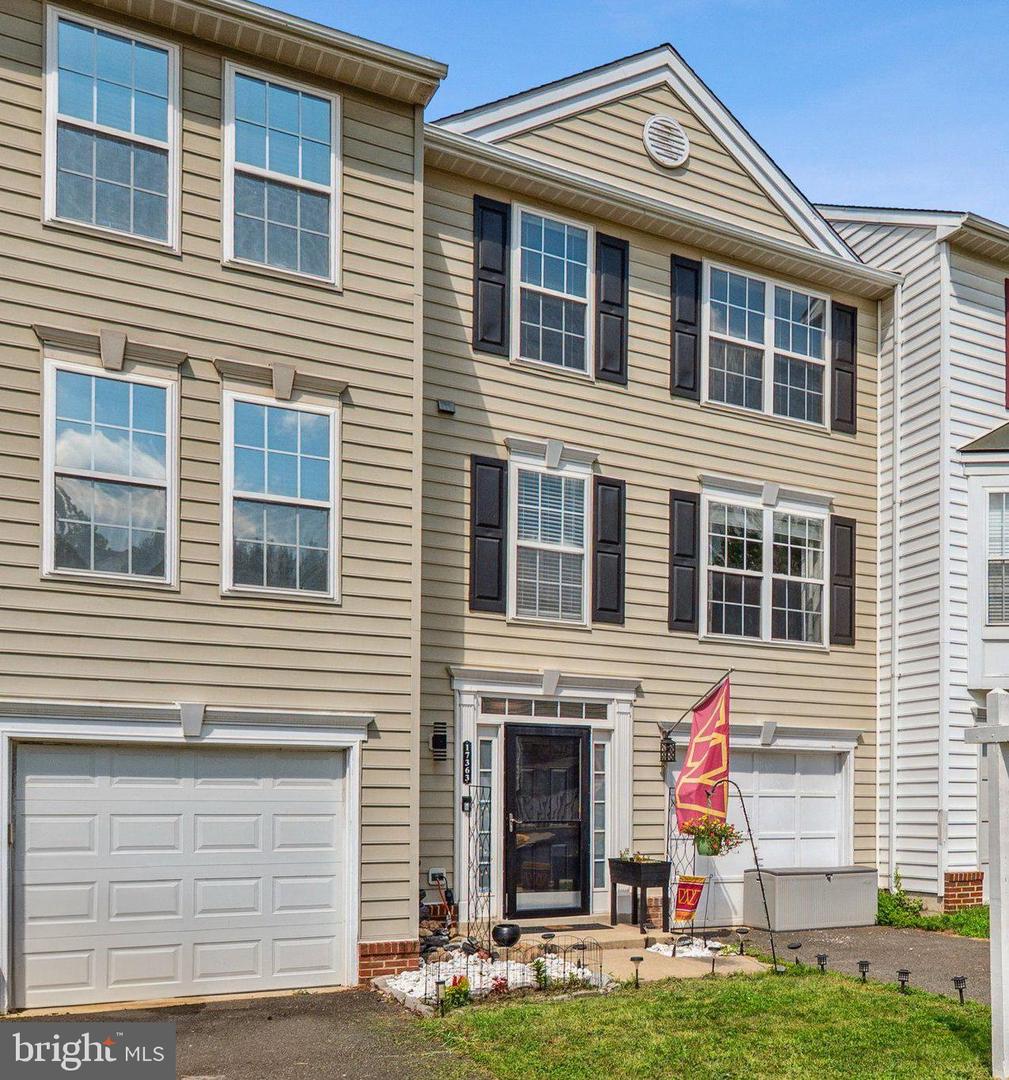 17363 AVION SQ, ROUND HILL, Virginia 20141, 4 Bedrooms Bedrooms, ,2 BathroomsBathrooms,Residential,For sale,17363 AVION SQ,VALO2101540 MLS # VALO2101540