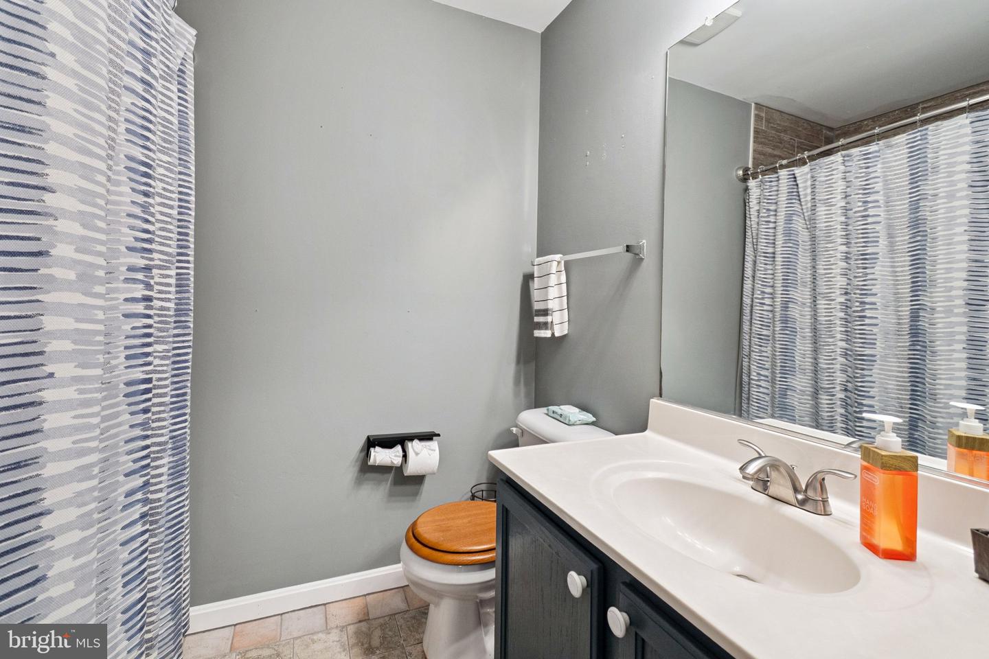 17363 AVION SQ, ROUND HILL, Virginia 20141, 4 Bedrooms Bedrooms, ,2 BathroomsBathrooms,Residential,For sale,17363 AVION SQ,VALO2101540 MLS # VALO2101540