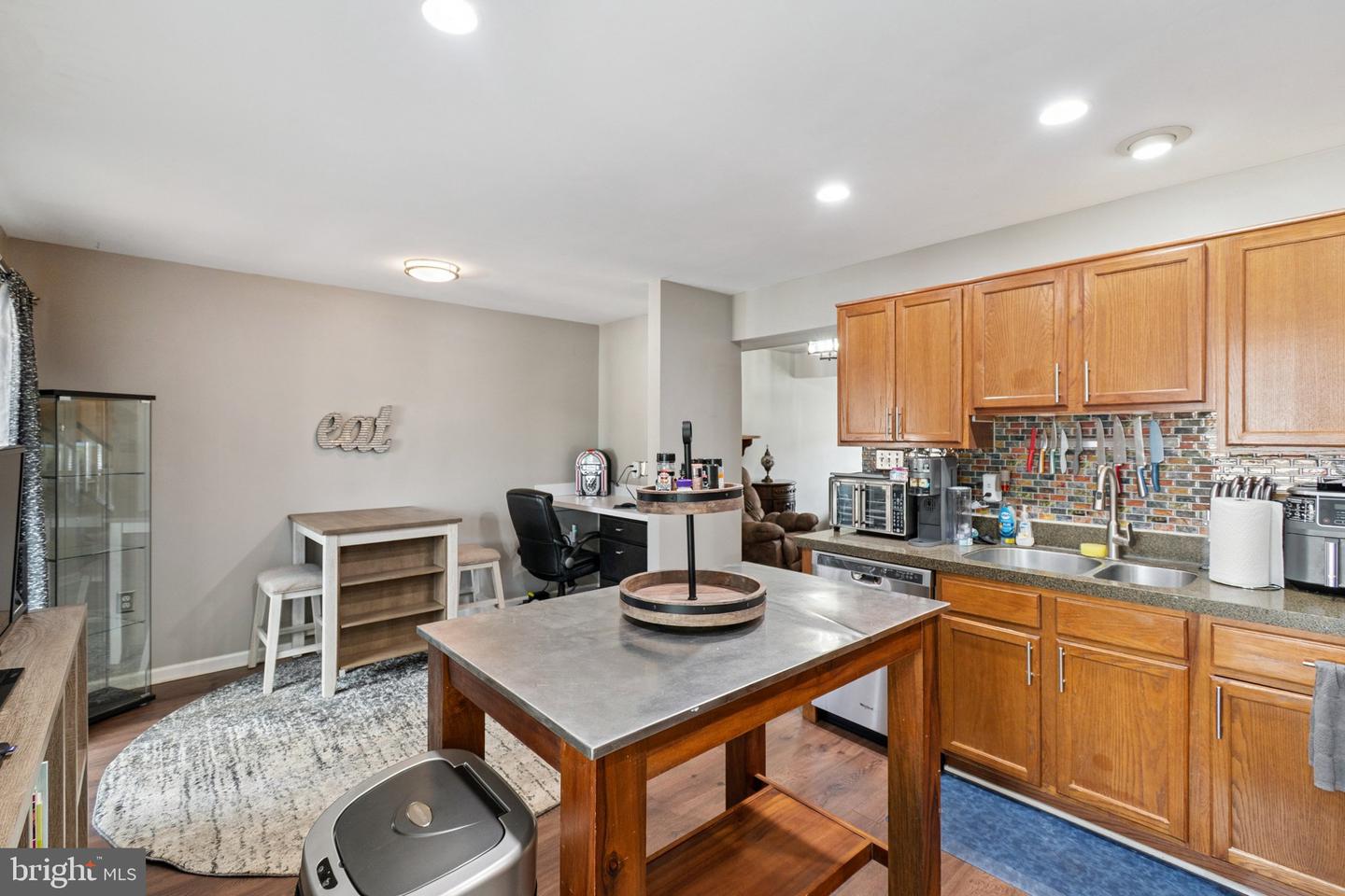 17363 AVION SQ, ROUND HILL, Virginia 20141, 4 Bedrooms Bedrooms, ,2 BathroomsBathrooms,Residential,For sale,17363 AVION SQ,VALO2101540 MLS # VALO2101540