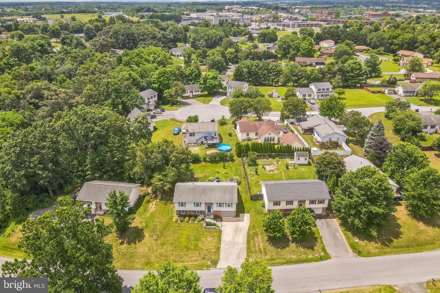 203 PEMBRIDGE DR, WINCHESTER, Virginia 22602, 5 Bedrooms Bedrooms, ,2 BathroomsBathrooms,Residential,For sale,203 PEMBRIDGE DR,VAFV2035360 MLS # VAFV2035360