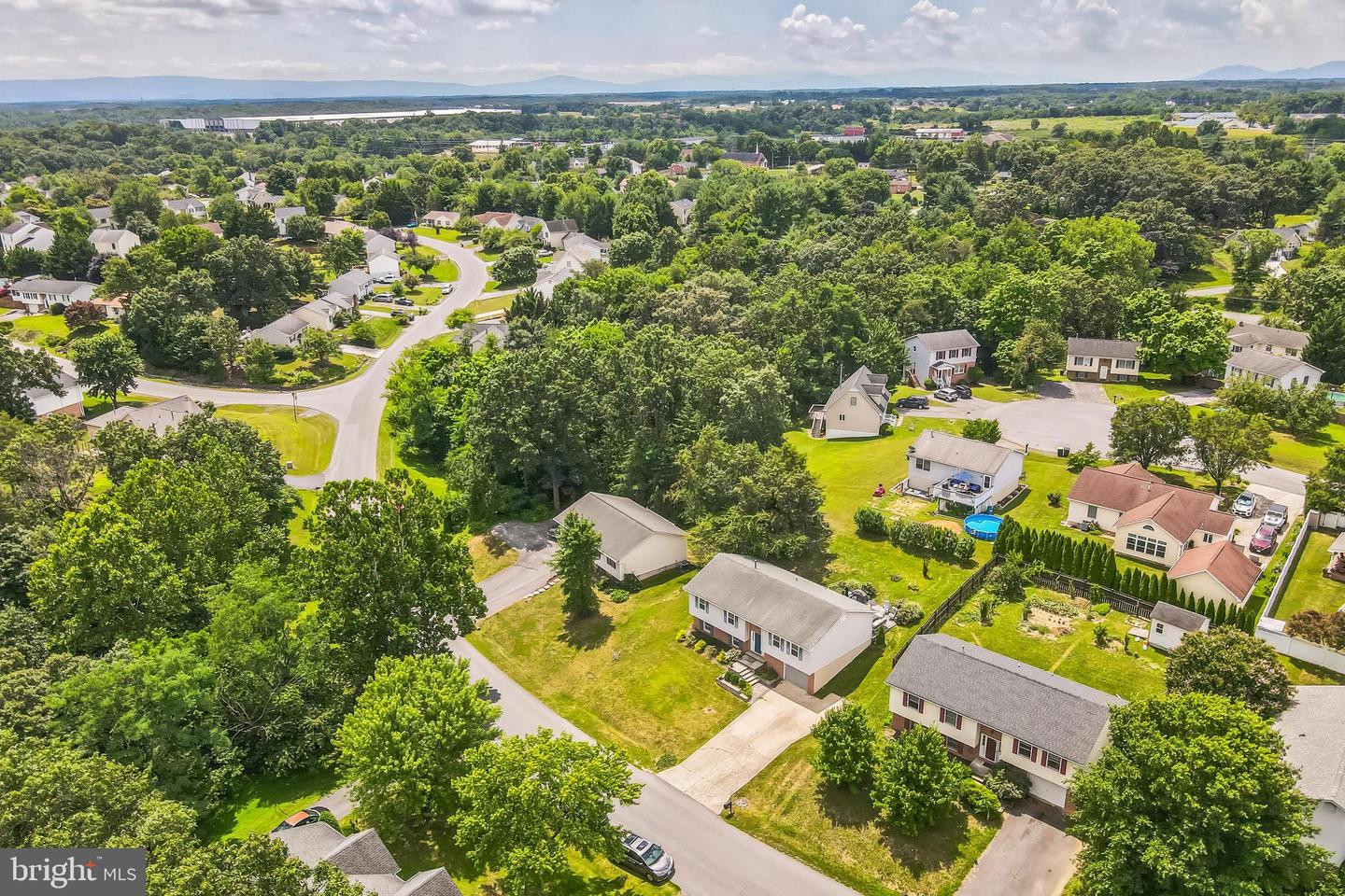 203 PEMBRIDGE DR, WINCHESTER, Virginia 22602, 5 Bedrooms Bedrooms, ,2 BathroomsBathrooms,Residential,For sale,203 PEMBRIDGE DR,VAFV2035360 MLS # VAFV2035360