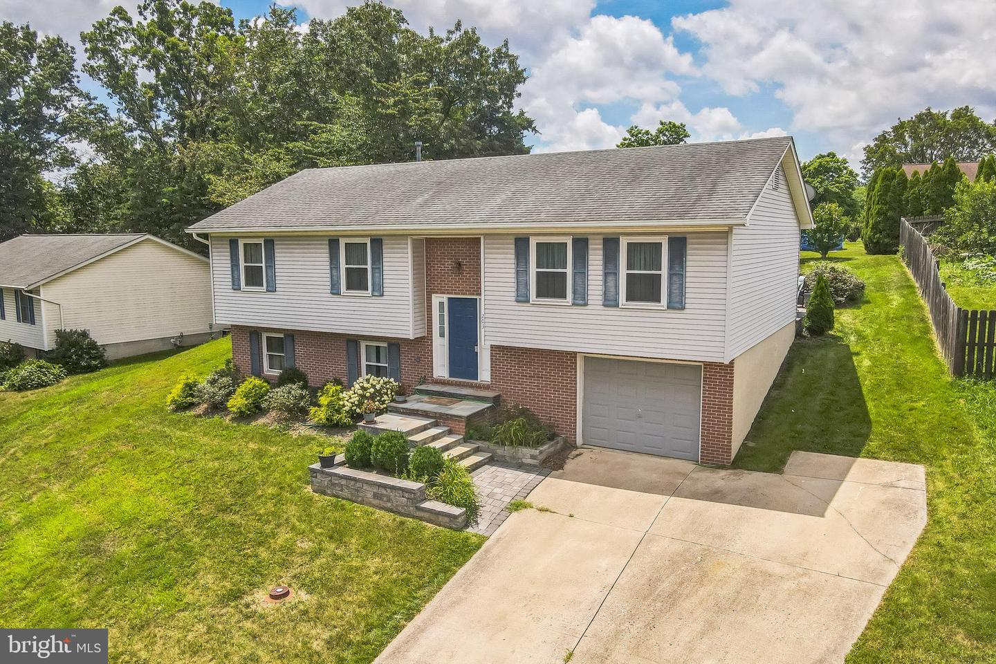 203 PEMBRIDGE DR, WINCHESTER, Virginia 22602, 5 Bedrooms Bedrooms, ,2 BathroomsBathrooms,Residential,For sale,203 PEMBRIDGE DR,VAFV2035360 MLS # VAFV2035360