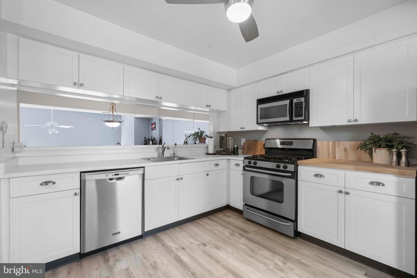 6505 RIVER TWEED LN, ALEXANDRIA, Virginia 22312, 2 Bedrooms Bedrooms, ,2 BathroomsBathrooms,Residential,For sale,6505 RIVER TWEED LN,VAFX2255170 MLS # VAFX2255170