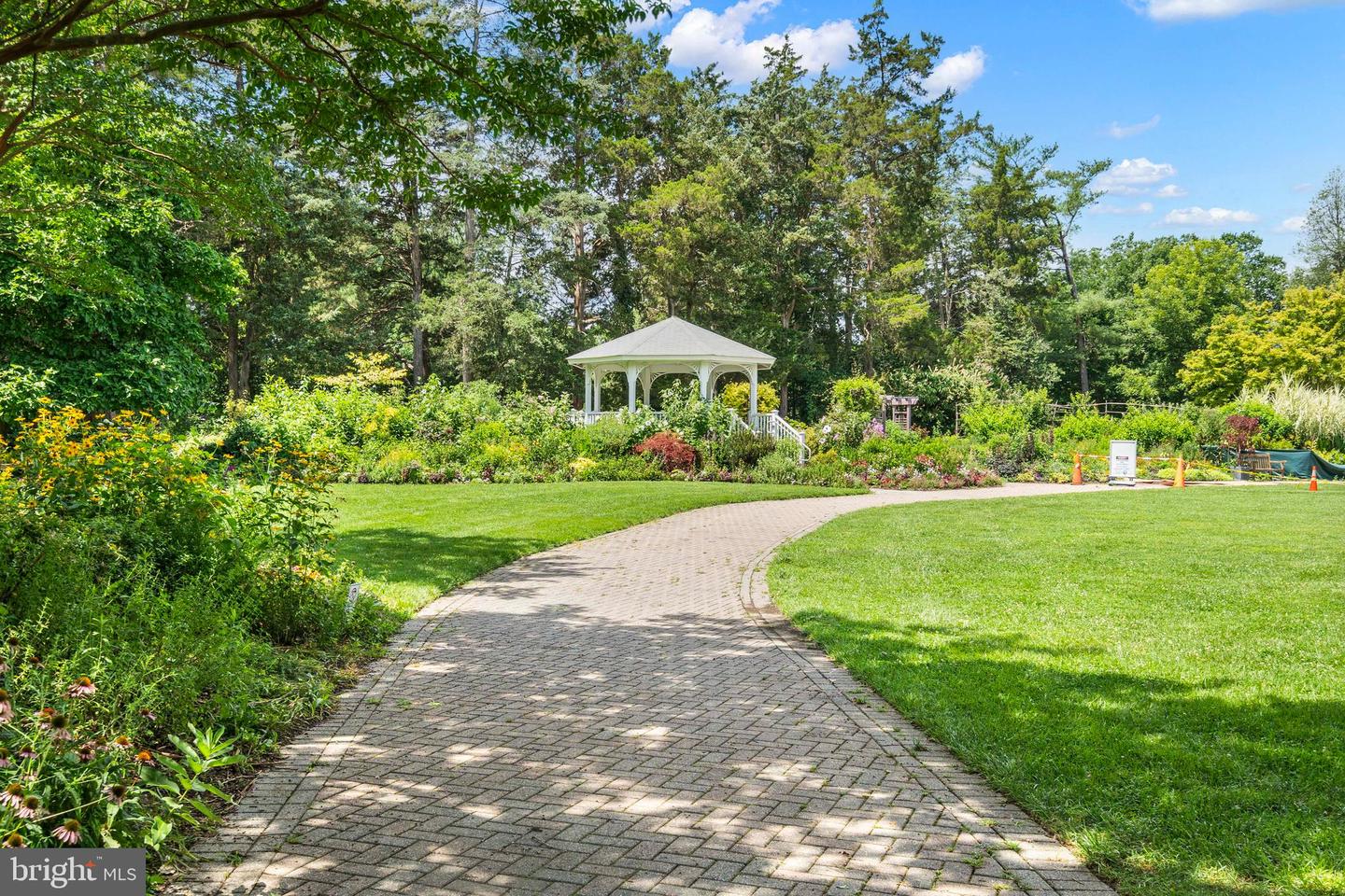 6505 RIVER TWEED LN, ALEXANDRIA, Virginia 22312, 2 Bedrooms Bedrooms, ,2 BathroomsBathrooms,Residential,For sale,6505 RIVER TWEED LN,VAFX2255170 MLS # VAFX2255170