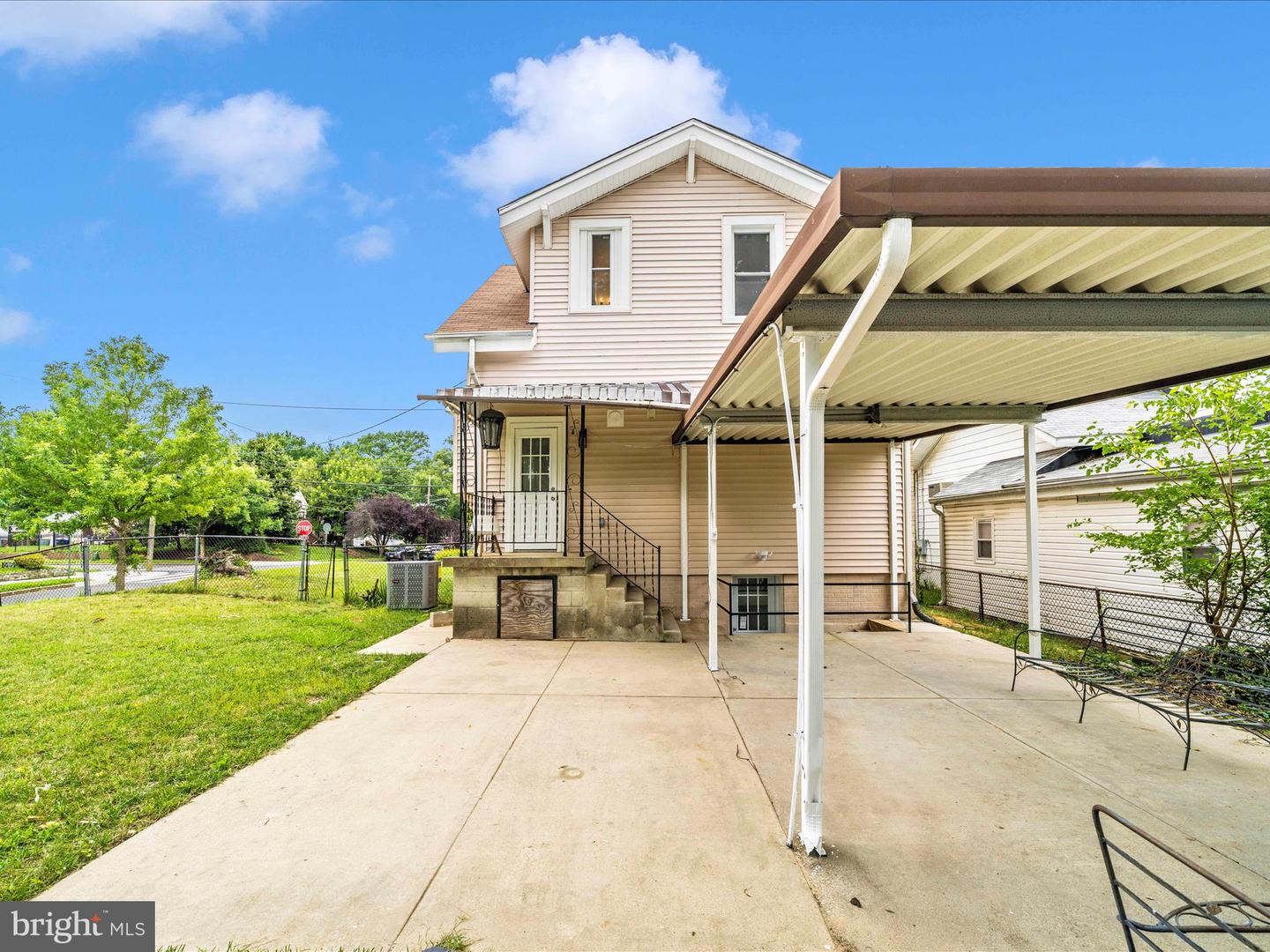 2140 32ND ST SE, WASHINGTON, District Of Columbia 20020, 3 Bedrooms Bedrooms, ,3 BathroomsBathrooms,Residential,For sale,2140 32ND ST SE,DCDC2210288 MLS # DCDC2210288