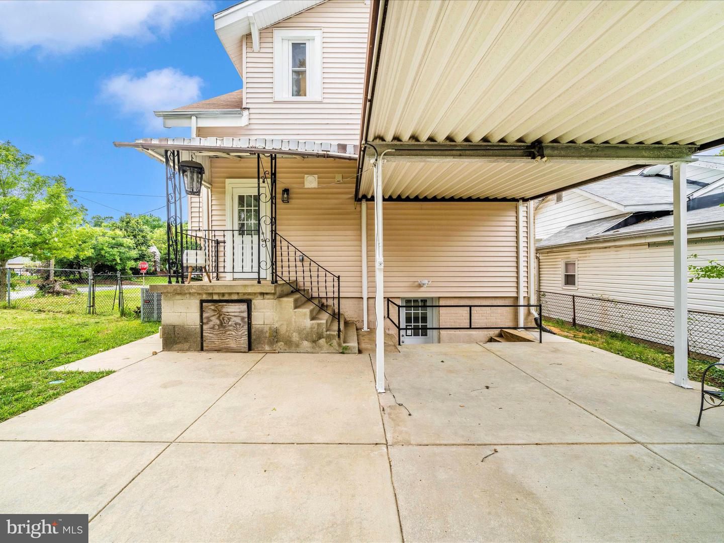 2140 32ND ST SE, WASHINGTON, District Of Columbia 20020, 3 Bedrooms Bedrooms, ,3 BathroomsBathrooms,Residential,For sale,2140 32ND ST SE,DCDC2210288 MLS # DCDC2210288