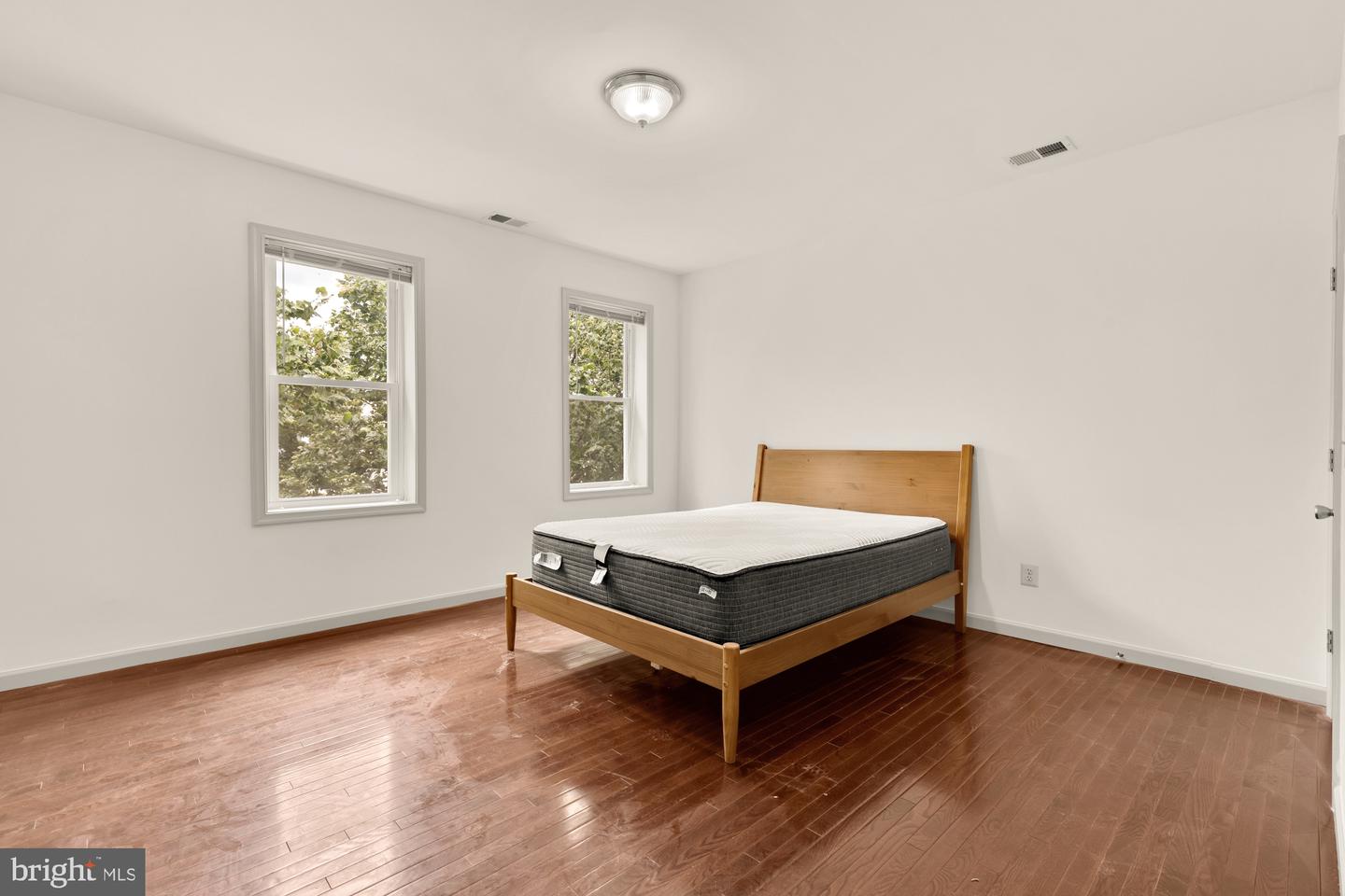 1605 ISHERWOOD ST NE, WASHINGTON, District Of Columbia 20002, 8 Bedrooms Bedrooms, ,4 BathroomsBathrooms,Residential,For sale,1605 ISHERWOOD ST NE,DCDC2210304 MLS # DCDC2210304