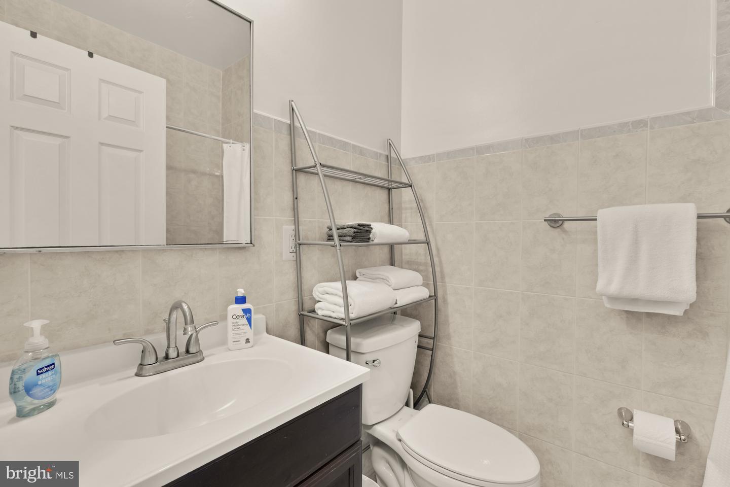 1605 ISHERWOOD ST NE, WASHINGTON, District Of Columbia 20002, 8 Bedrooms Bedrooms, ,4 BathroomsBathrooms,Residential,For sale,1605 ISHERWOOD ST NE,DCDC2210304 MLS # DCDC2210304