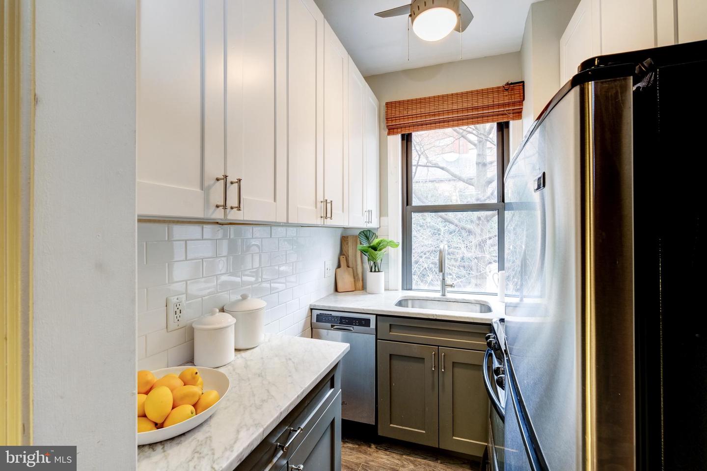 1010 25TH ST NW #202, WASHINGTON, District Of Columbia 20037, 1 Bedroom Bedrooms, ,1 BathroomBathrooms,Residential,For sale,1010 25TH ST NW #202,DCDC2210350 MLS # DCDC2210350