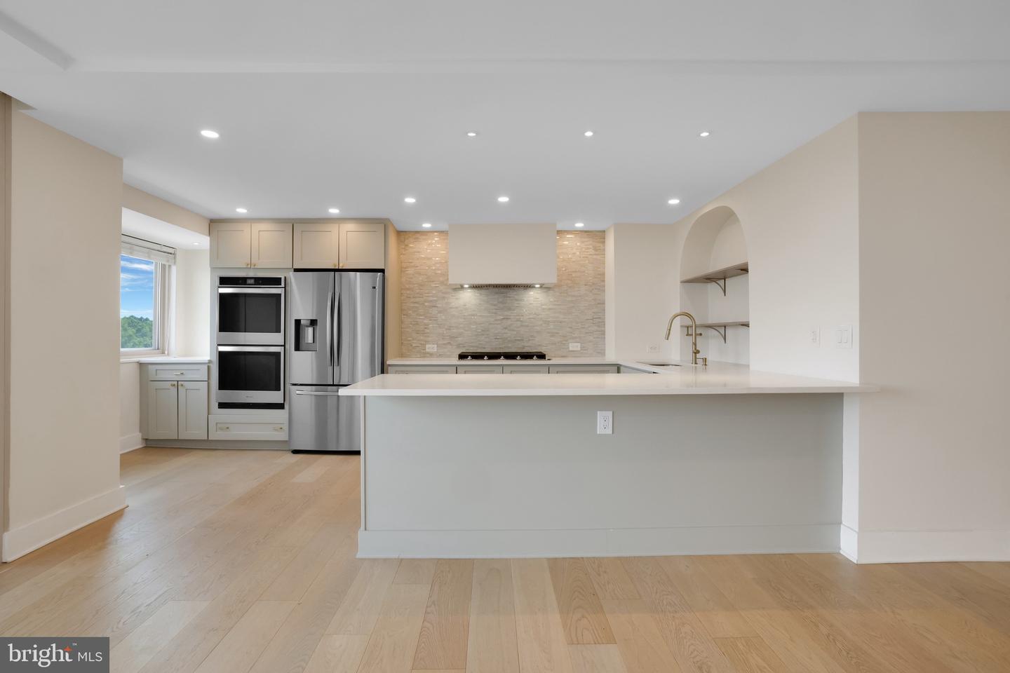2500 N VAN DORN ST #1002, ALEXANDRIA, Virginia 22302, 3 Bedrooms Bedrooms, ,2 BathroomsBathrooms,Residential,For sale,2500 N VAN DORN ST #1002,VAAX2047522 MLS # VAAX2047522