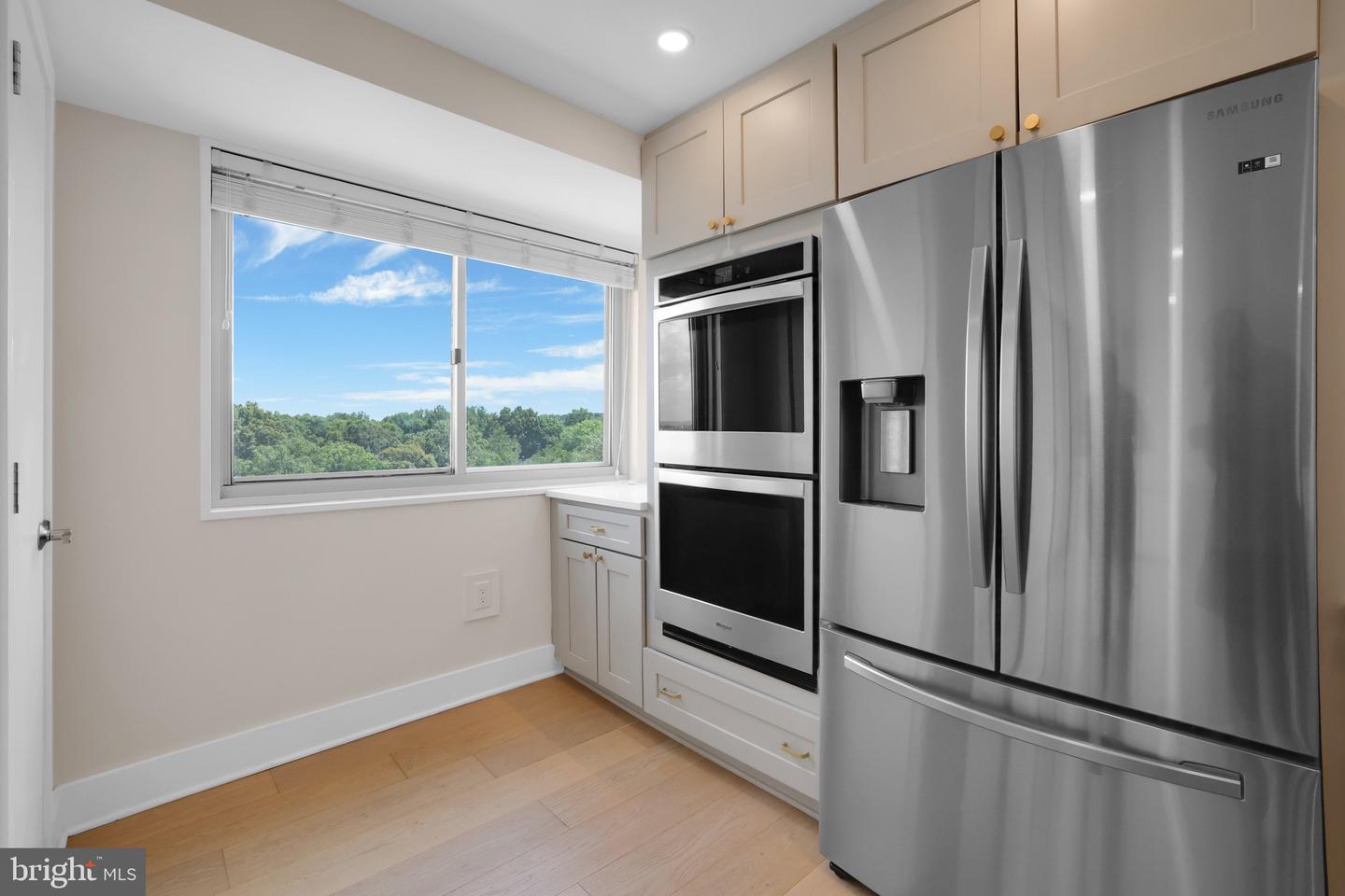 2500 N VAN DORN ST #1002, ALEXANDRIA, Virginia 22302, 3 Bedrooms Bedrooms, ,2 BathroomsBathrooms,Residential,For sale,2500 N VAN DORN ST #1002,VAAX2047522 MLS # VAAX2047522