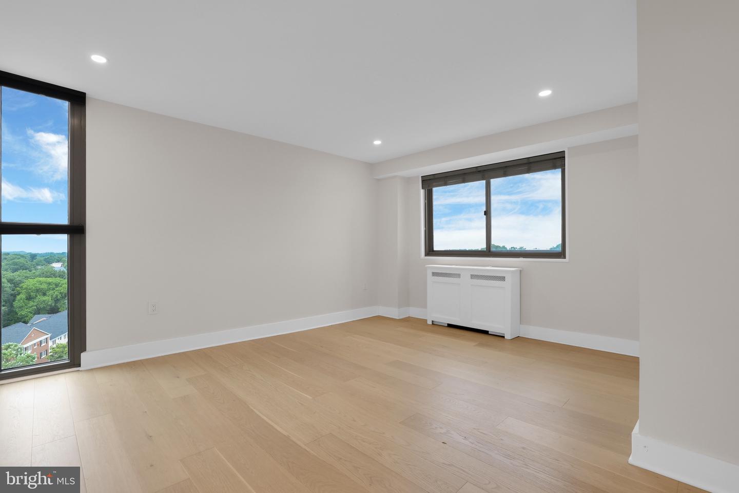 2500 N VAN DORN ST #1002, ALEXANDRIA, Virginia 22302, 3 Bedrooms Bedrooms, ,2 BathroomsBathrooms,Residential,For sale,2500 N VAN DORN ST #1002,VAAX2047522 MLS # VAAX2047522