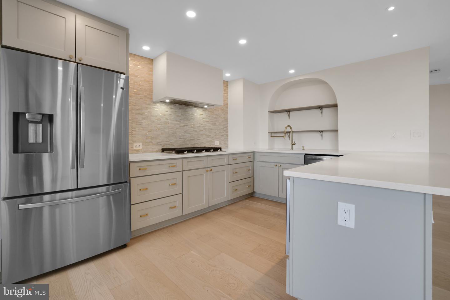 2500 N VAN DORN ST #1002, ALEXANDRIA, Virginia 22302, 3 Bedrooms Bedrooms, ,2 BathroomsBathrooms,Residential,For sale,2500 N VAN DORN ST #1002,VAAX2047522 MLS # VAAX2047522