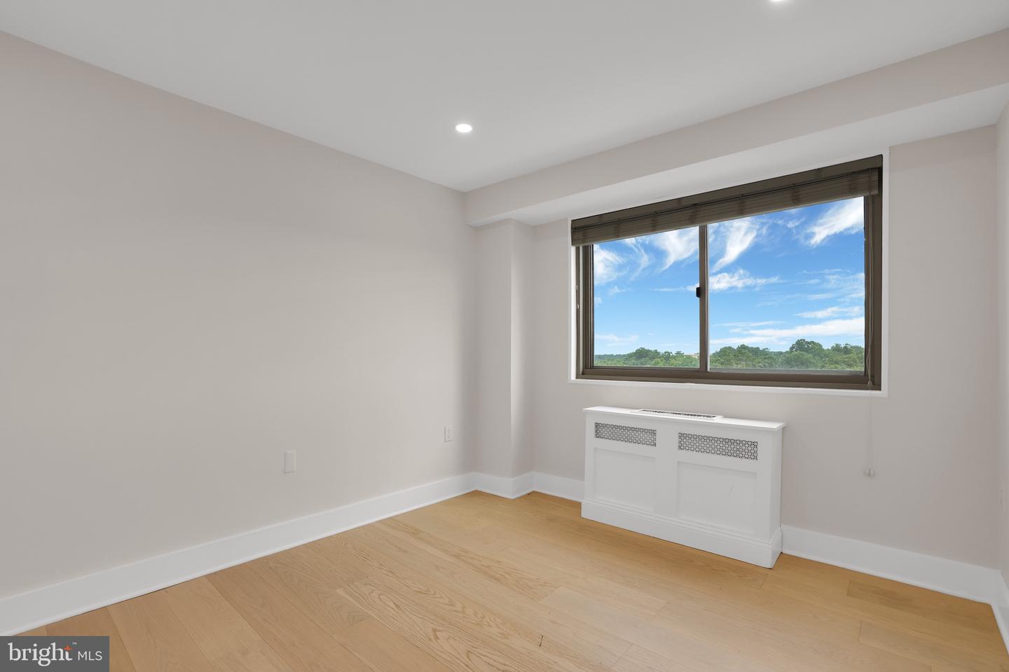 2500 N VAN DORN ST #1002, ALEXANDRIA, Virginia 22302, 3 Bedrooms Bedrooms, ,2 BathroomsBathrooms,Residential,For sale,2500 N VAN DORN ST #1002,VAAX2047522 MLS # VAAX2047522