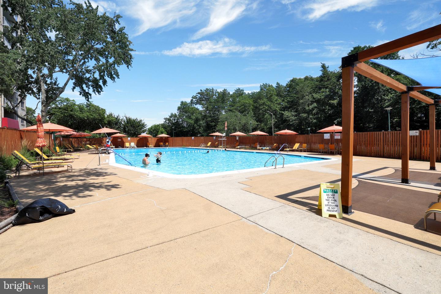 2500 N VAN DORN ST #1002, ALEXANDRIA, Virginia 22302, 3 Bedrooms Bedrooms, ,2 BathroomsBathrooms,Residential,For sale,2500 N VAN DORN ST #1002,VAAX2047522 MLS # VAAX2047522