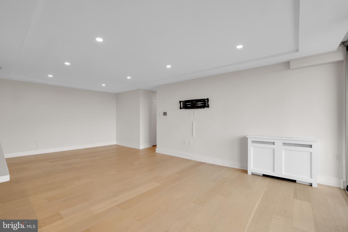 2500 N VAN DORN ST #1002, ALEXANDRIA, Virginia 22302, 3 Bedrooms Bedrooms, ,2 BathroomsBathrooms,Residential,For sale,2500 N VAN DORN ST #1002,VAAX2047522 MLS # VAAX2047522