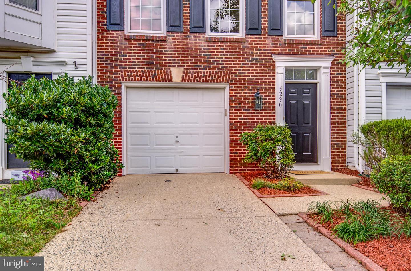 5290 JULE STAR DR, CENTREVILLE, Virginia 20120, 3 Bedrooms Bedrooms, ,3 BathroomsBathrooms,Residential,For sale,5290 JULE STAR DR,VAFX2256008 MLS # VAFX2256008