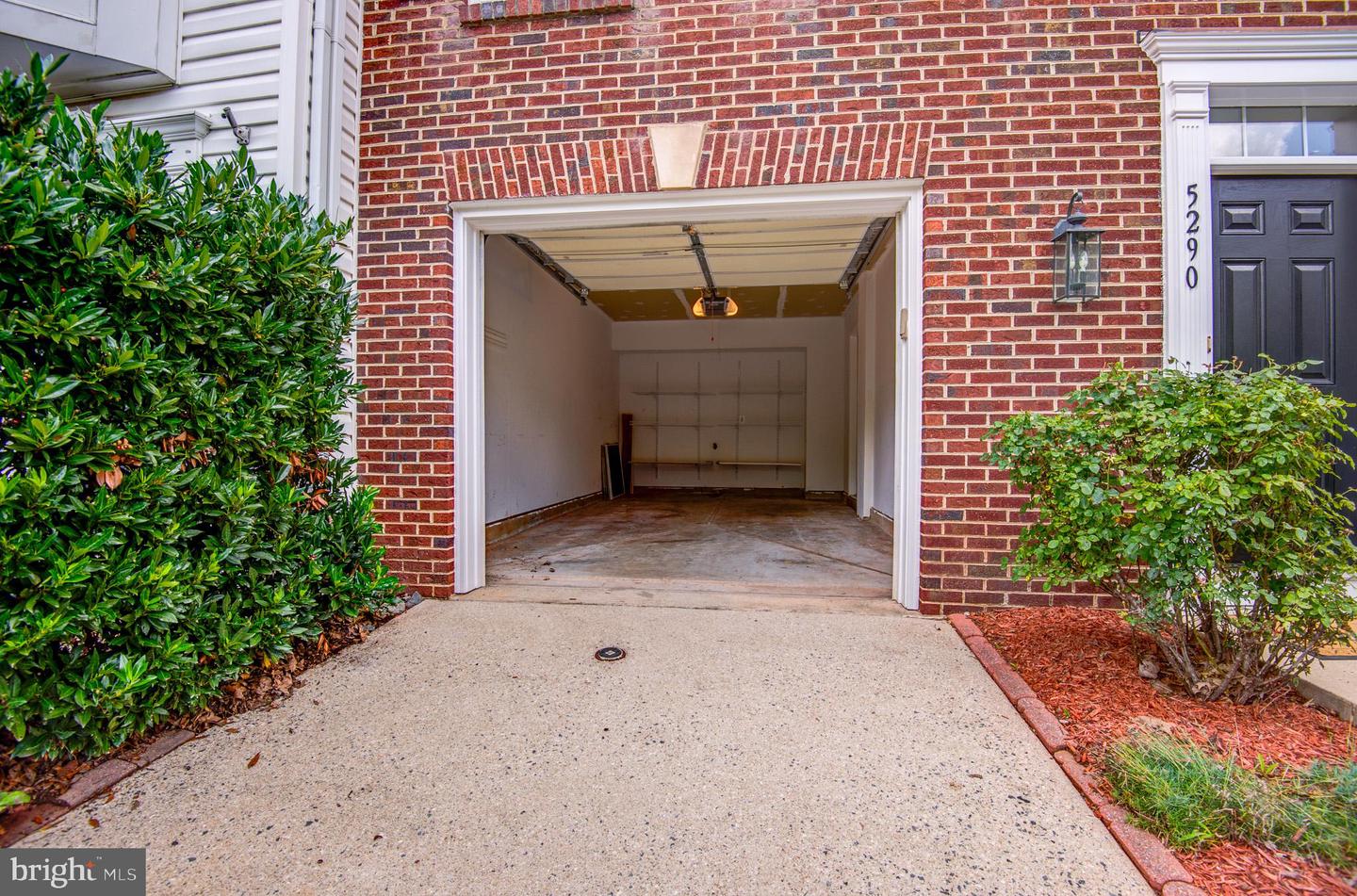 5290 JULE STAR DR, CENTREVILLE, Virginia 20120, 3 Bedrooms Bedrooms, ,3 BathroomsBathrooms,Residential,For sale,5290 JULE STAR DR,VAFX2256008 MLS # VAFX2256008