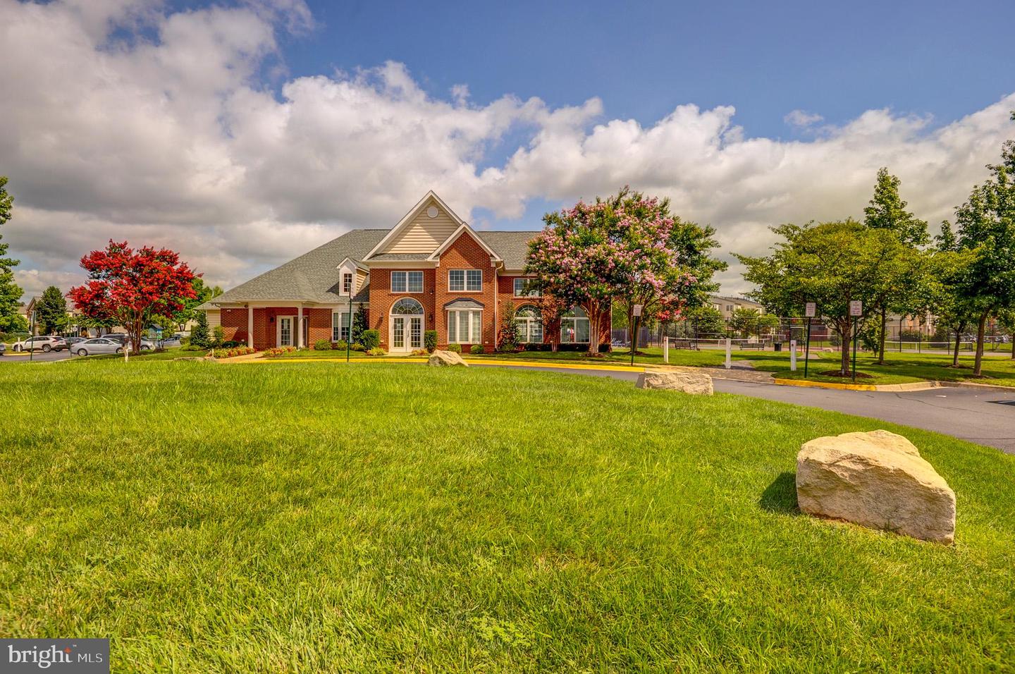 5290 JULE STAR DR, CENTREVILLE, Virginia 20120, 3 Bedrooms Bedrooms, ,3 BathroomsBathrooms,Residential,For sale,5290 JULE STAR DR,VAFX2256008 MLS # VAFX2256008