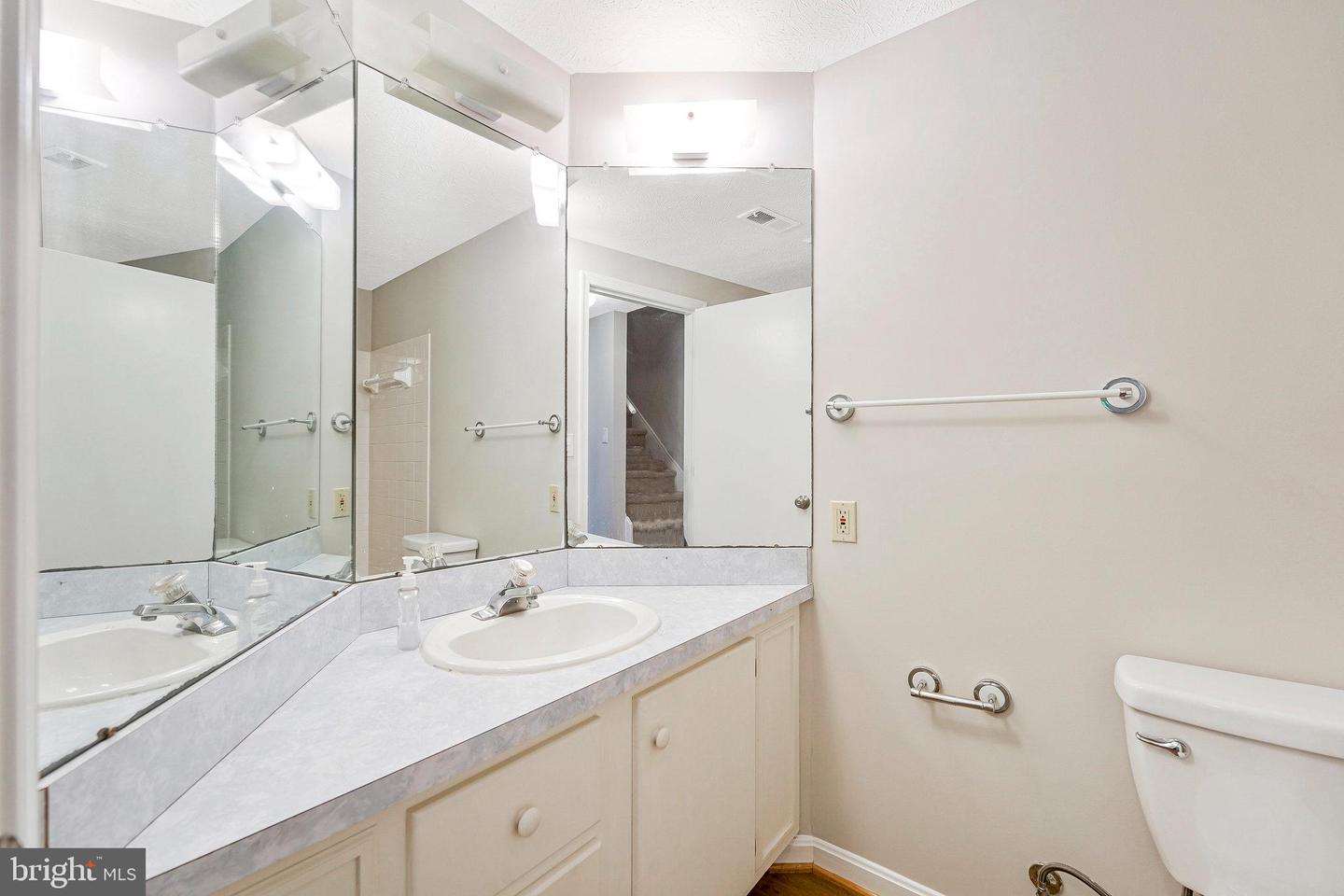 11050 GRANBY CT, RESTON, Virginia 20191, 3 Bedrooms Bedrooms, ,2 BathroomsBathrooms,Residential,For sale,11050 GRANBY CT,VAFX2256012 MLS # VAFX2256012