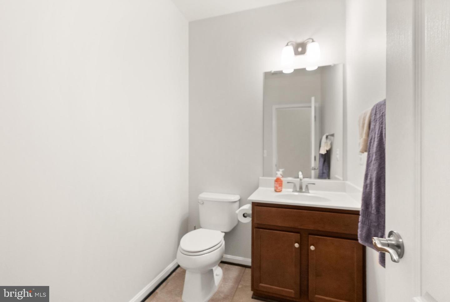 41960 BARNSDALE VIEW CT, ASHBURN, Virginia 20148, 6 Bedrooms Bedrooms, ,6 BathroomsBathrooms,Residential,For sale,41960 BARNSDALE VIEW CT,VALO2102472 MLS # VALO2102472