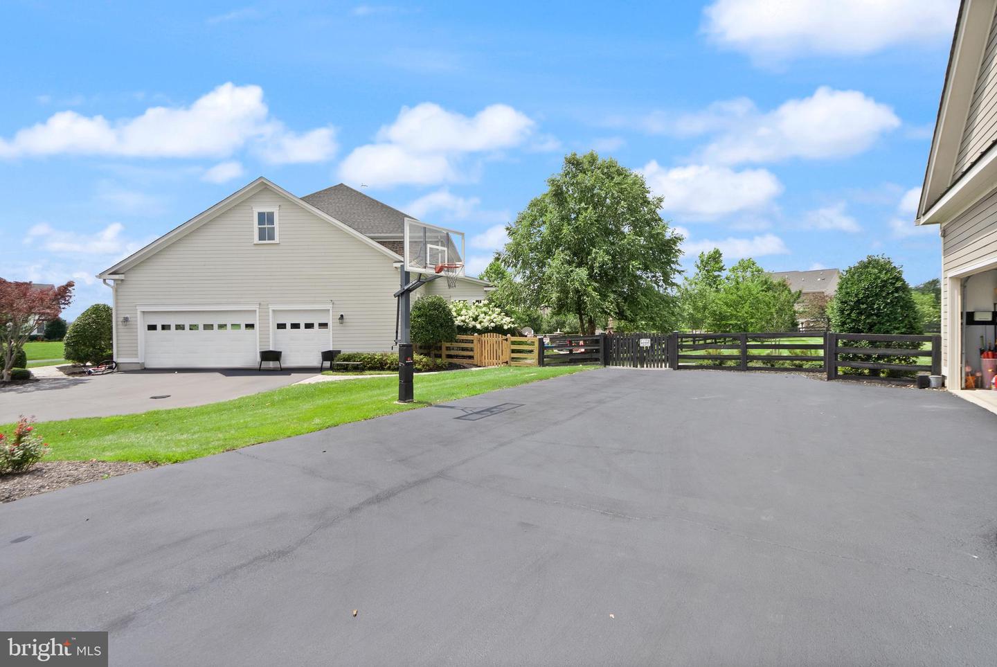 41960 BARNSDALE VIEW CT, ASHBURN, Virginia 20148, 6 Bedrooms Bedrooms, ,6 BathroomsBathrooms,Residential,For sale,41960 BARNSDALE VIEW CT,VALO2102472 MLS # VALO2102472