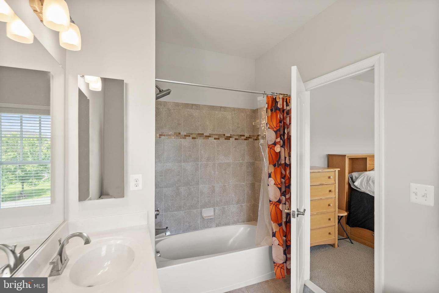 41960 BARNSDALE VIEW CT, ASHBURN, Virginia 20148, 6 Bedrooms Bedrooms, ,6 BathroomsBathrooms,Residential,For sale,41960 BARNSDALE VIEW CT,VALO2102472 MLS # VALO2102472
