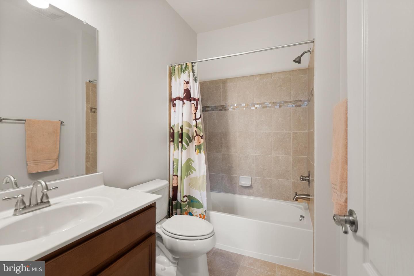 41960 BARNSDALE VIEW CT, ASHBURN, Virginia 20148, 6 Bedrooms Bedrooms, ,6 BathroomsBathrooms,Residential,For sale,41960 BARNSDALE VIEW CT,VALO2102472 MLS # VALO2102472
