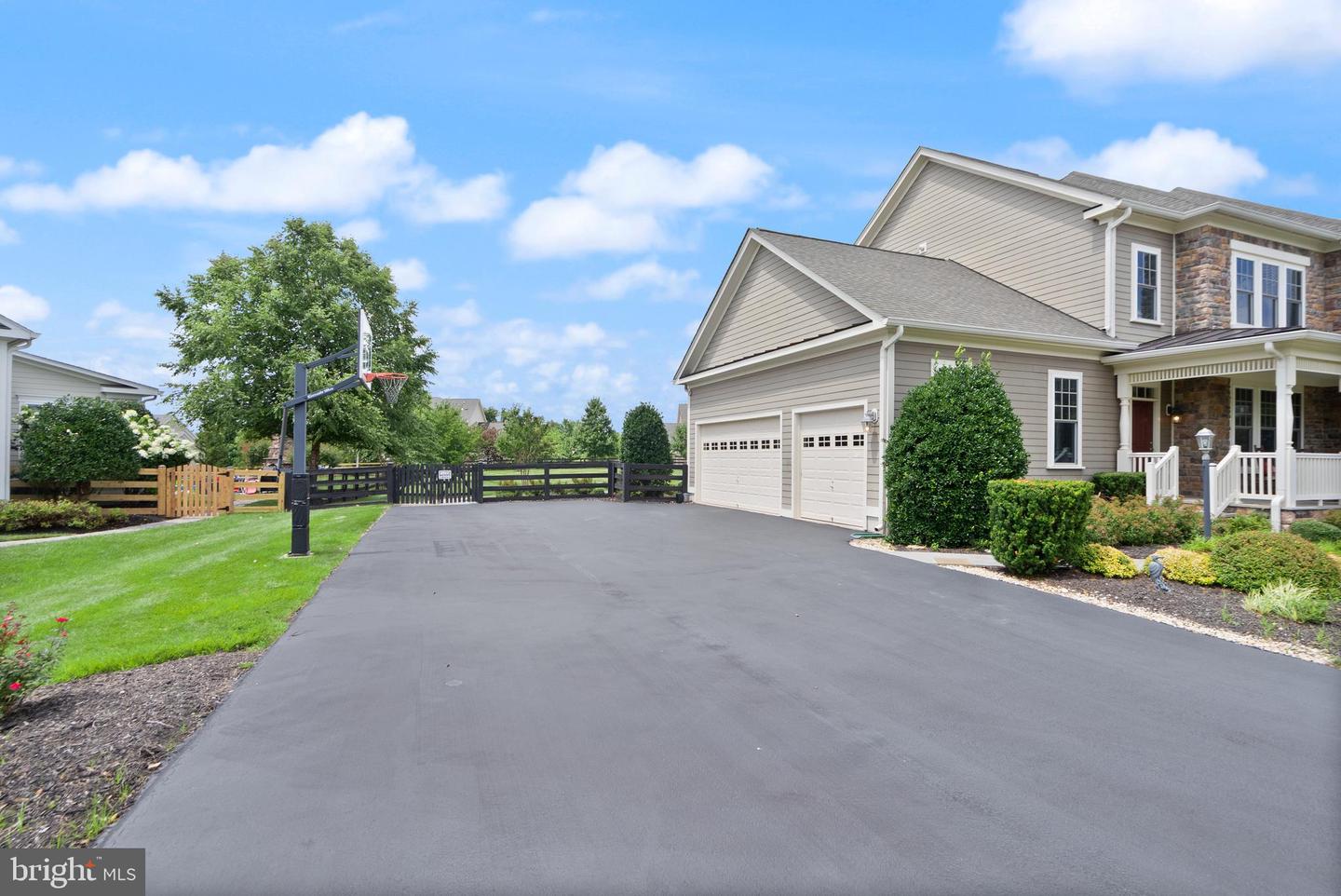 41960 BARNSDALE VIEW CT, ASHBURN, Virginia 20148, 6 Bedrooms Bedrooms, ,6 BathroomsBathrooms,Residential,For sale,41960 BARNSDALE VIEW CT,VALO2102472 MLS # VALO2102472