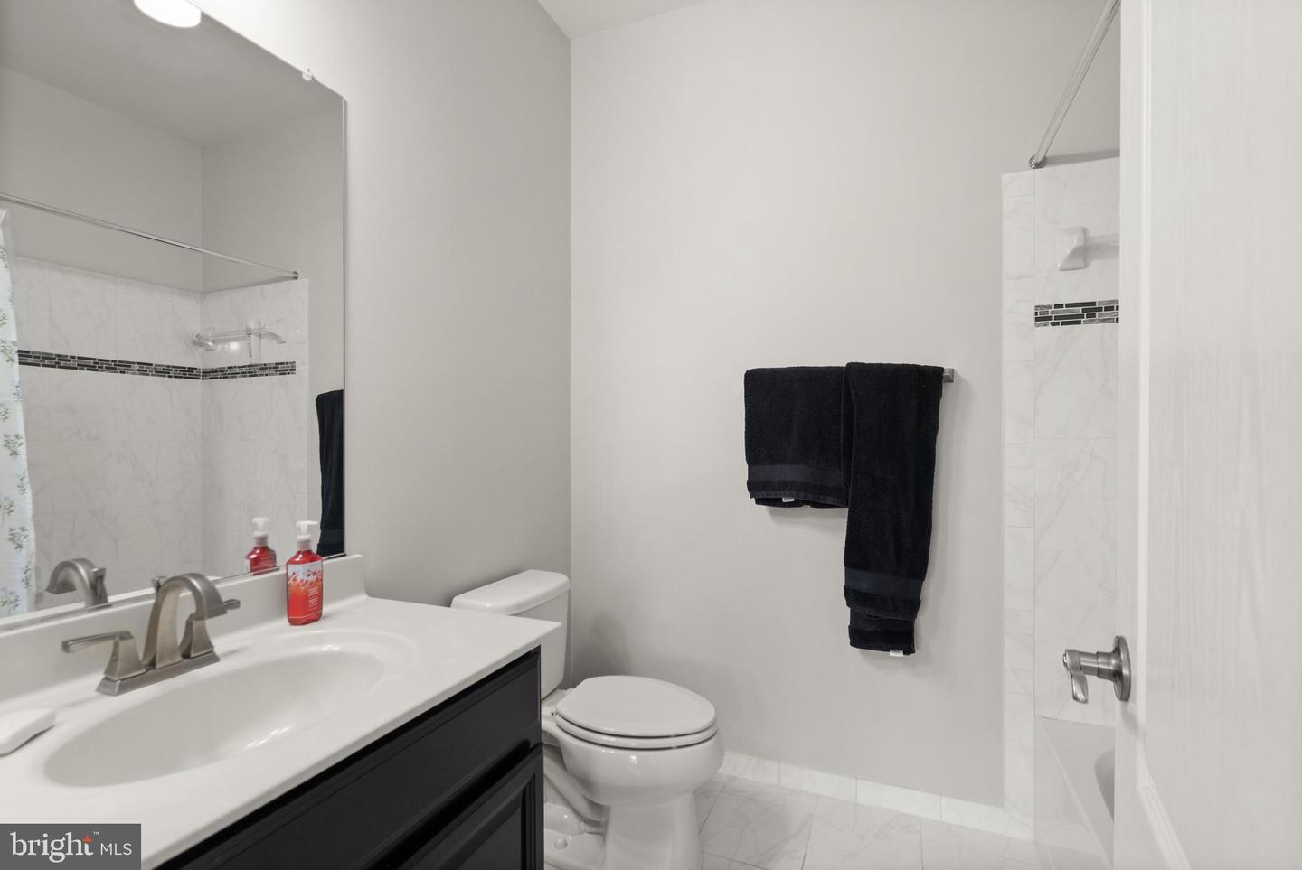 41960 BARNSDALE VIEW CT, ASHBURN, Virginia 20148, 6 Bedrooms Bedrooms, ,6 BathroomsBathrooms,Residential,For sale,41960 BARNSDALE VIEW CT,VALO2102472 MLS # VALO2102472