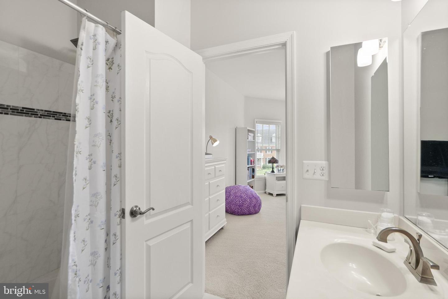41960 BARNSDALE VIEW CT, ASHBURN, Virginia 20148, 6 Bedrooms Bedrooms, ,6 BathroomsBathrooms,Residential,For sale,41960 BARNSDALE VIEW CT,VALO2102472 MLS # VALO2102472