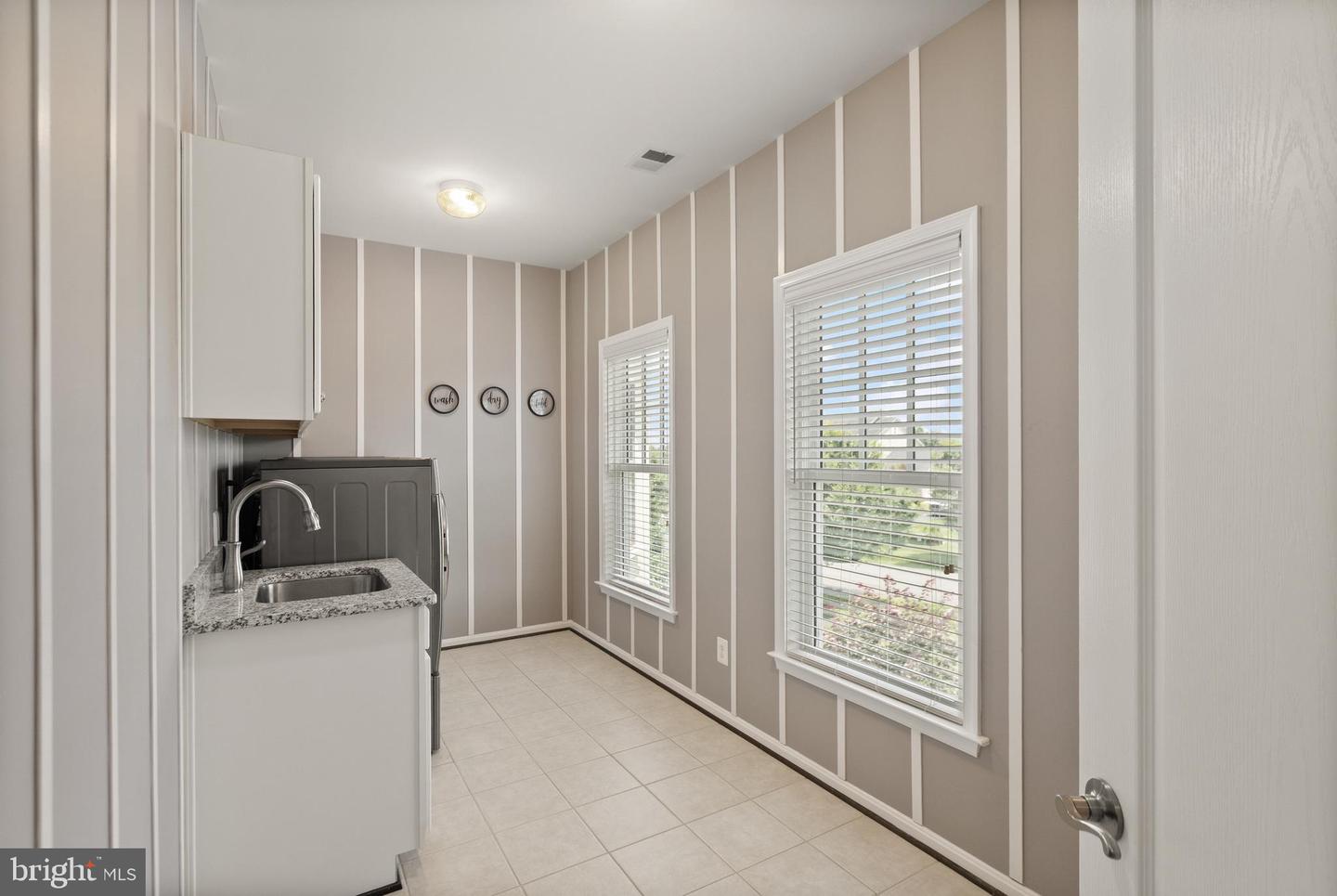 41960 BARNSDALE VIEW CT, ASHBURN, Virginia 20148, 6 Bedrooms Bedrooms, ,6 BathroomsBathrooms,Residential,For sale,41960 BARNSDALE VIEW CT,VALO2102472 MLS # VALO2102472