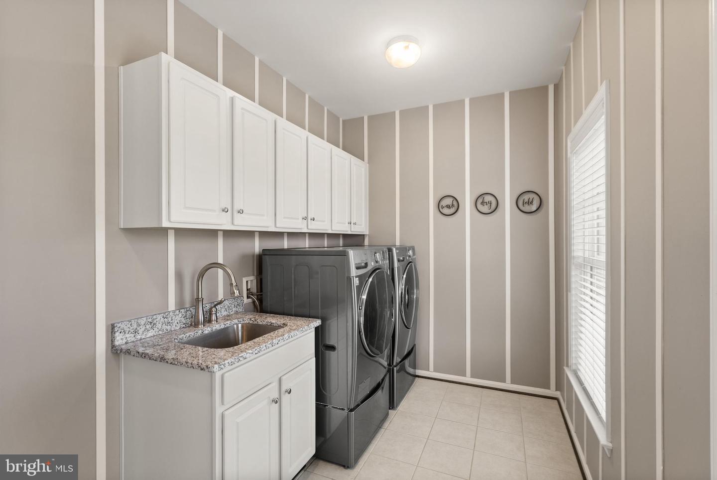 41960 BARNSDALE VIEW CT, ASHBURN, Virginia 20148, 6 Bedrooms Bedrooms, ,6 BathroomsBathrooms,Residential,For sale,41960 BARNSDALE VIEW CT,VALO2102472 MLS # VALO2102472
