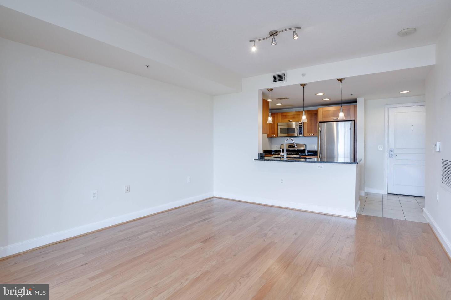 2451 MIDTOWN AVE #921, ALEXANDRIA, Virginia 22303, 1 Bedroom Bedrooms, ,1 BathroomBathrooms,Residential,For sale,2451 MIDTOWN AVE #921,VAFX2256146 MLS # VAFX2256146