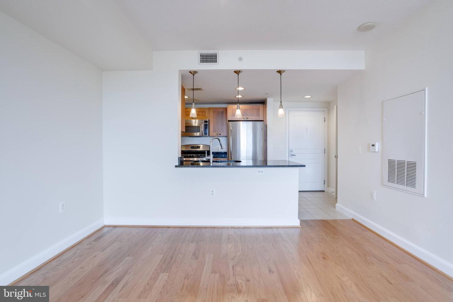 2451 MIDTOWN AVE #921, ALEXANDRIA, Virginia 22303, 1 Bedroom Bedrooms, ,1 BathroomBathrooms,Residential,For sale,2451 MIDTOWN AVE #921,VAFX2256146 MLS # VAFX2256146