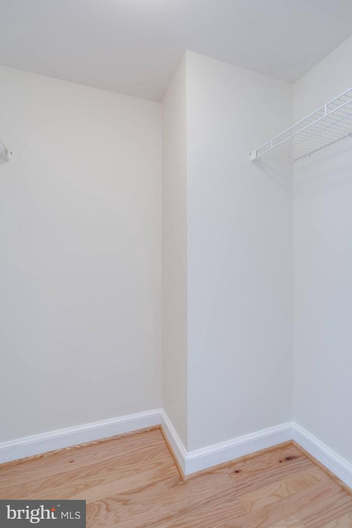 2451 MIDTOWN AVE #921, ALEXANDRIA, Virginia 22303, 1 Bedroom Bedrooms, ,1 BathroomBathrooms,Residential,For sale,2451 MIDTOWN AVE #921,VAFX2256146 MLS # VAFX2256146