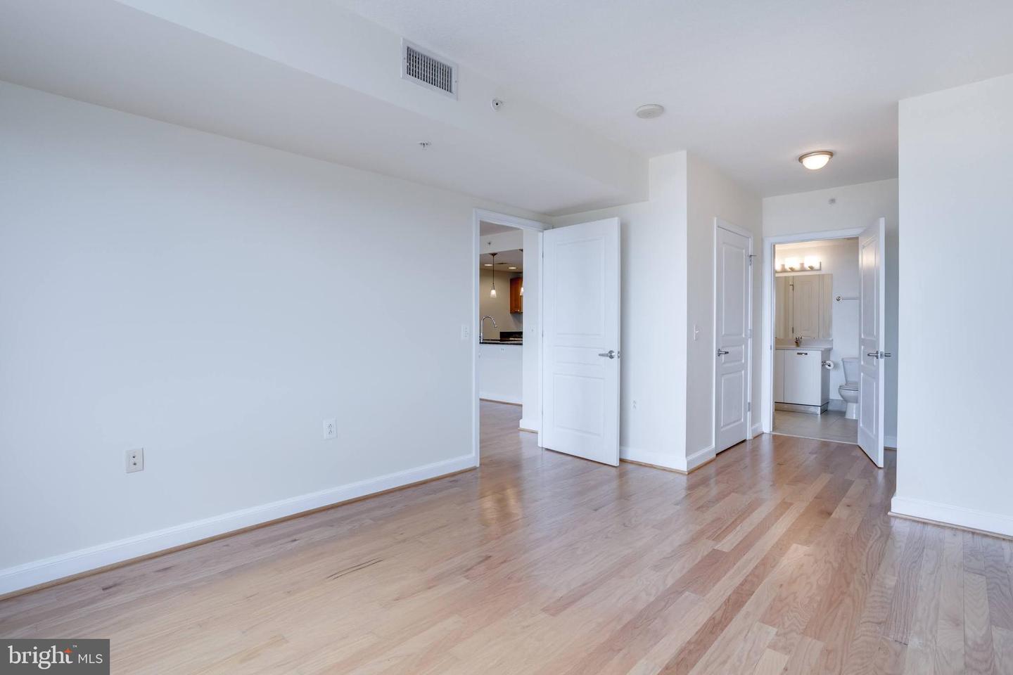 2451 MIDTOWN AVE #921, ALEXANDRIA, Virginia 22303, 1 Bedroom Bedrooms, ,1 BathroomBathrooms,Residential,For sale,2451 MIDTOWN AVE #921,VAFX2256146 MLS # VAFX2256146