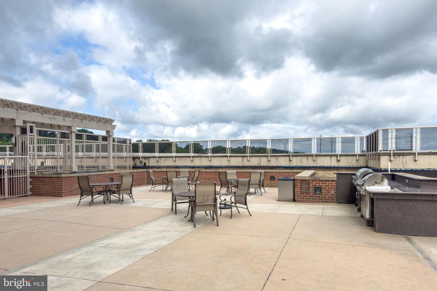 2451 MIDTOWN AVE #921, ALEXANDRIA, Virginia 22303, 1 Bedroom Bedrooms, ,1 BathroomBathrooms,Residential,For sale,2451 MIDTOWN AVE #921,VAFX2256146 MLS # VAFX2256146
