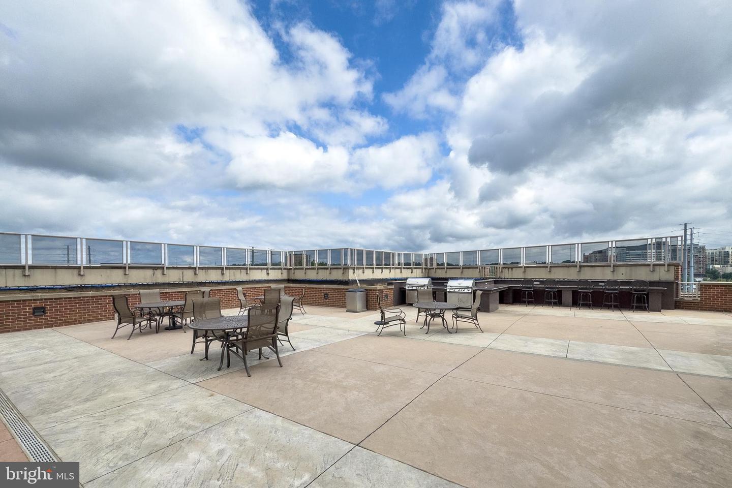 2451 MIDTOWN AVE #921, ALEXANDRIA, Virginia 22303, 1 Bedroom Bedrooms, ,1 BathroomBathrooms,Residential,For sale,2451 MIDTOWN AVE #921,VAFX2256146 MLS # VAFX2256146