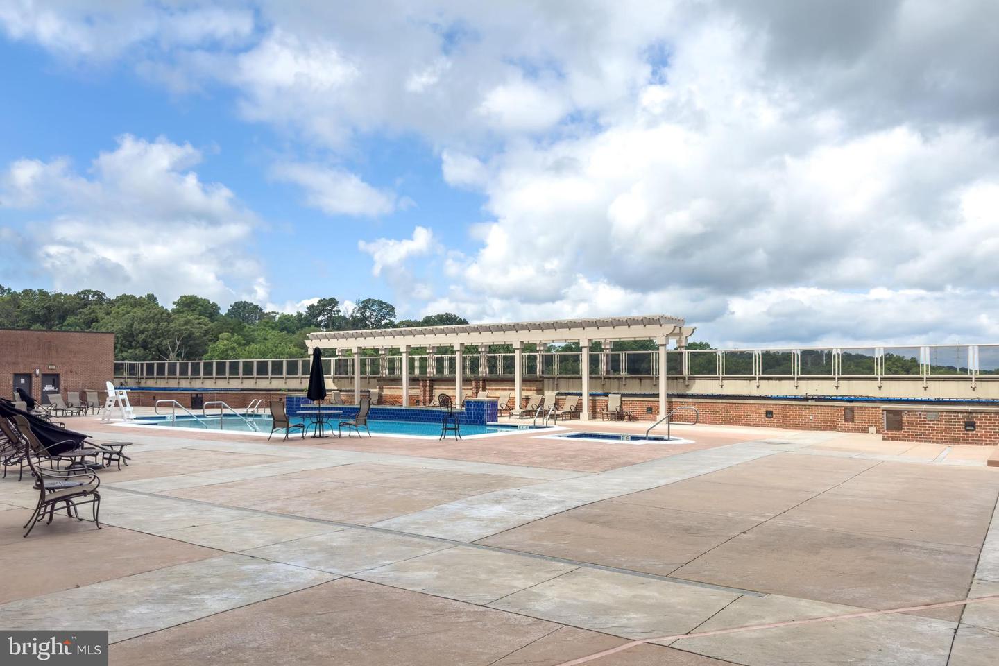 2451 MIDTOWN AVE #921, ALEXANDRIA, Virginia 22303, 1 Bedroom Bedrooms, ,1 BathroomBathrooms,Residential,For sale,2451 MIDTOWN AVE #921,VAFX2256146 MLS # VAFX2256146