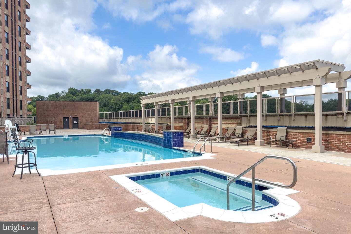 2451 MIDTOWN AVE #921, ALEXANDRIA, Virginia 22303, 1 Bedroom Bedrooms, ,1 BathroomBathrooms,Residential,For sale,2451 MIDTOWN AVE #921,VAFX2256146 MLS # VAFX2256146