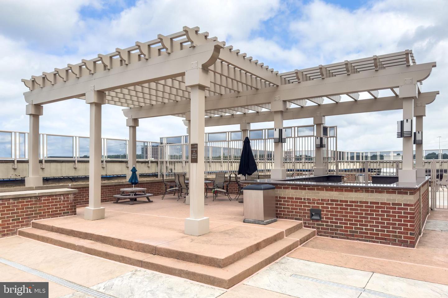 2451 MIDTOWN AVE #921, ALEXANDRIA, Virginia 22303, 1 Bedroom Bedrooms, ,1 BathroomBathrooms,Residential,For sale,2451 MIDTOWN AVE #921,VAFX2256146 MLS # VAFX2256146