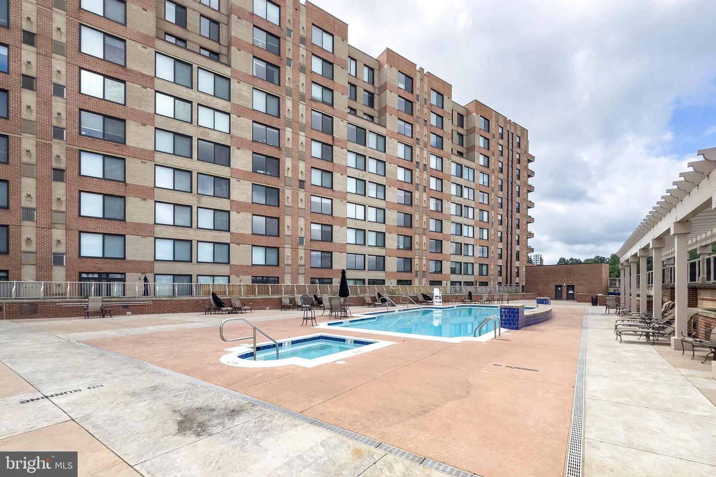 2451 MIDTOWN AVE #921, ALEXANDRIA, Virginia 22303, 1 Bedroom Bedrooms, ,1 BathroomBathrooms,Residential,For sale,2451 MIDTOWN AVE #921,VAFX2256146 MLS # VAFX2256146