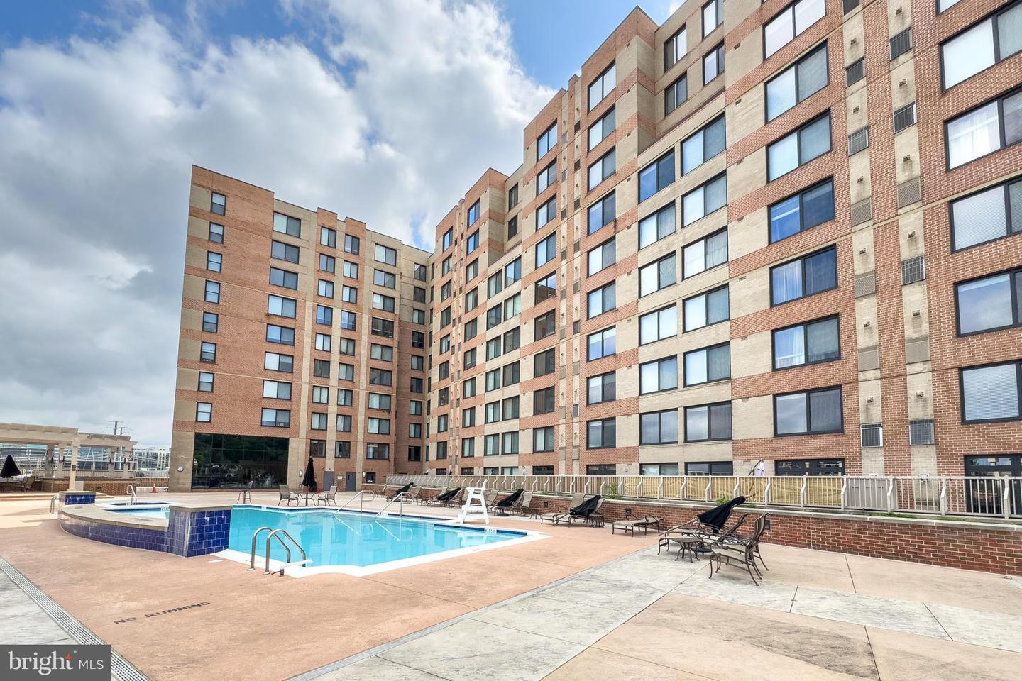 2451 MIDTOWN AVE #921, ALEXANDRIA, Virginia 22303, 1 Bedroom Bedrooms, ,1 BathroomBathrooms,Residential,For sale,2451 MIDTOWN AVE #921,VAFX2256146 MLS # VAFX2256146