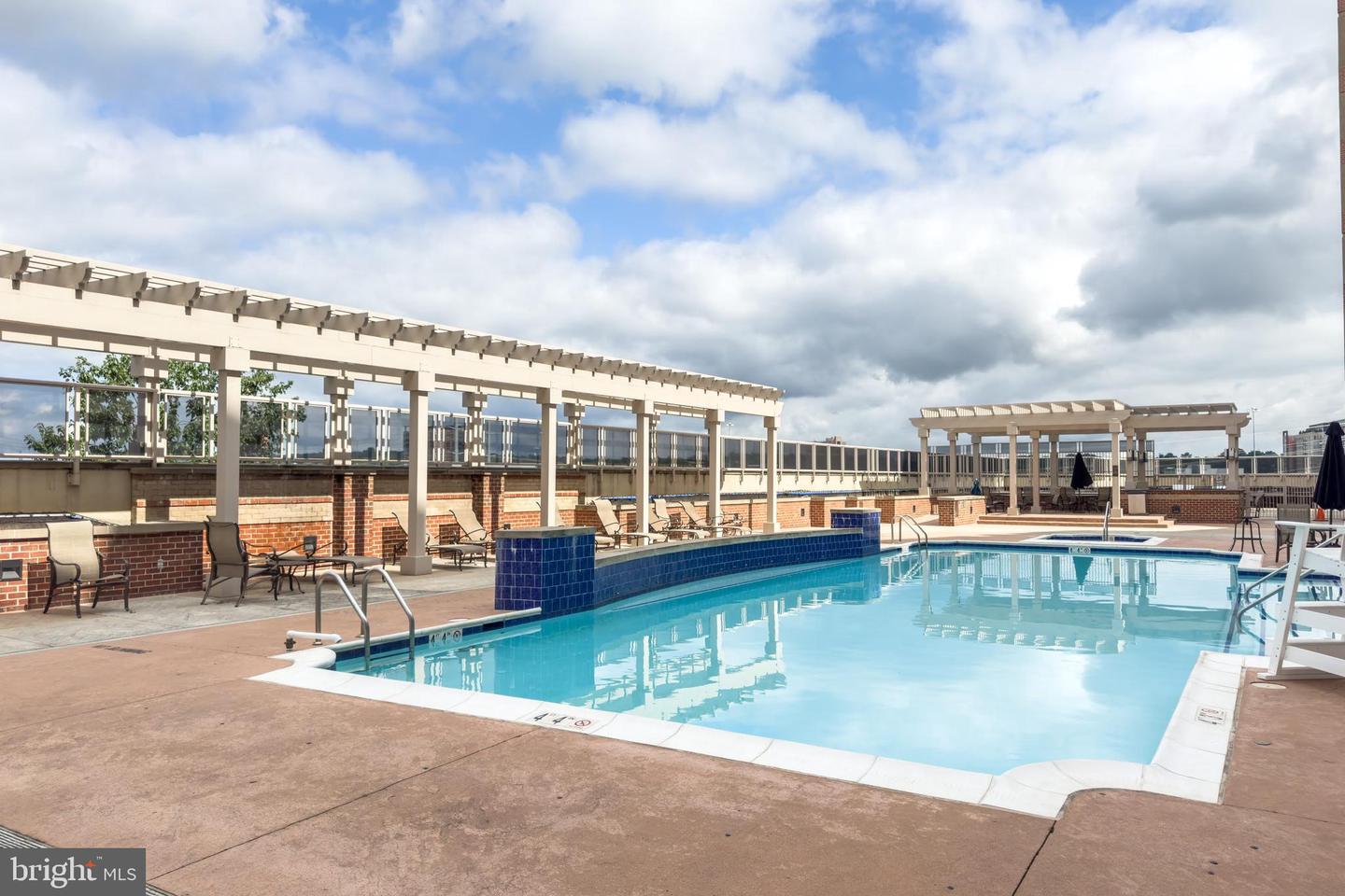 2451 MIDTOWN AVE #921, ALEXANDRIA, Virginia 22303, 1 Bedroom Bedrooms, ,1 BathroomBathrooms,Residential,For sale,2451 MIDTOWN AVE #921,VAFX2256146 MLS # VAFX2256146