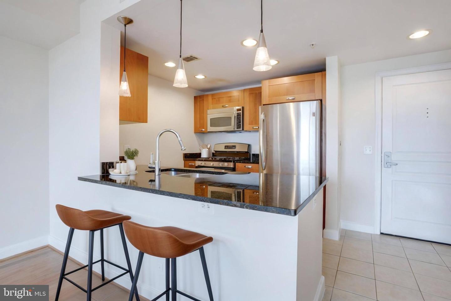 2451 MIDTOWN AVE #921, ALEXANDRIA, Virginia 22303, 1 Bedroom Bedrooms, ,1 BathroomBathrooms,Residential,For sale,2451 MIDTOWN AVE #921,VAFX2256146 MLS # VAFX2256146