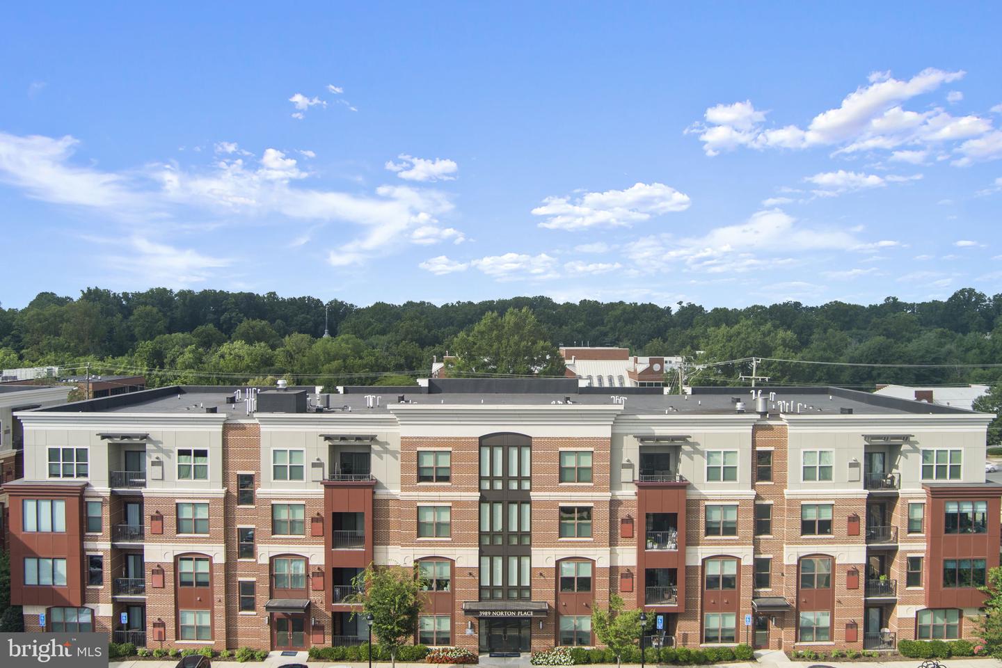 3989 NORTON PL #105, FAIRFAX, Virginia 22030, 2 Bedrooms Bedrooms, ,2 BathroomsBathrooms,Residential,For sale,3989 NORTON PL #105,VAFC2006656 MLS # VAFC2006656