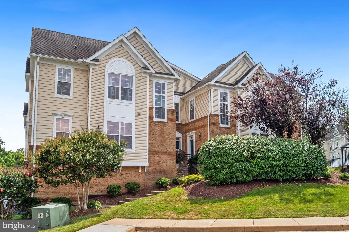 43905 HICKORY CORNER TER #112, ASHBURN, Virginia 20147, 2 Bedrooms Bedrooms, ,2 BathroomsBathrooms,Residential,For sale,43905 HICKORY CORNER TER #112,VALO2102546 MLS # VALO2102546