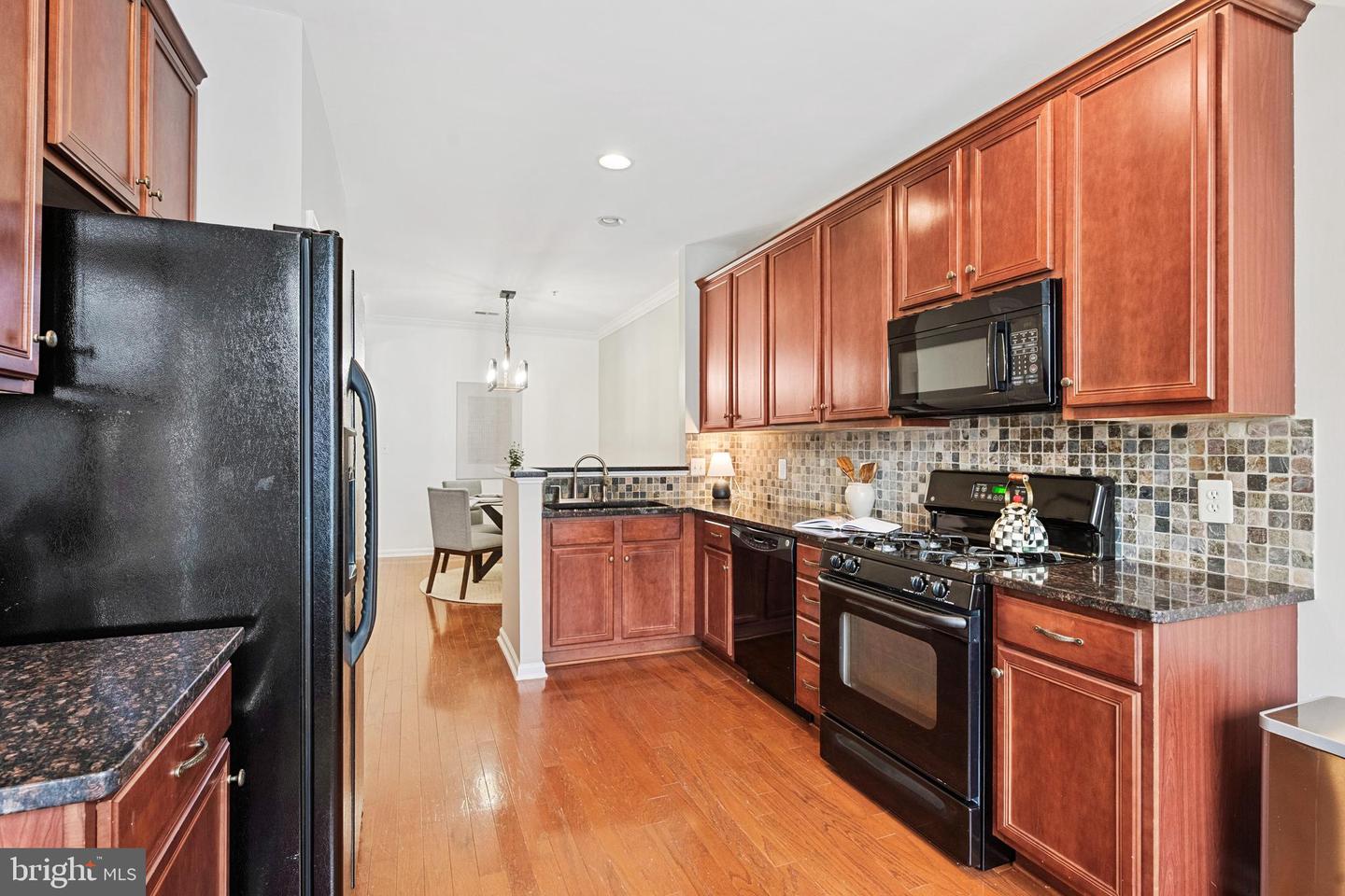 43905 HICKORY CORNER TER #112, ASHBURN, Virginia 20147, 2 Bedrooms Bedrooms, ,2 BathroomsBathrooms,Residential,For sale,43905 HICKORY CORNER TER #112,VALO2102546 MLS # VALO2102546